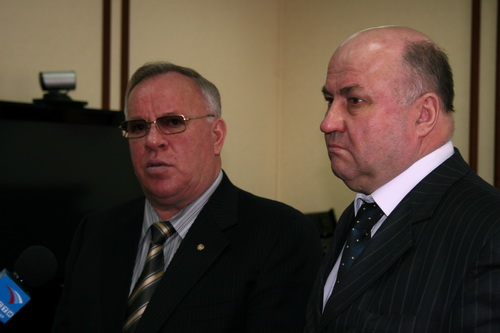 Глава республики Алтай Александр Бердников и гендиректор компании «Межрегионгаз» Николай Исаков