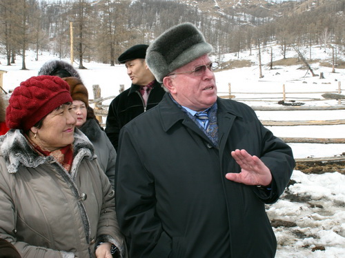 Александр Бердников в ходе визита в Шебалинский район посетил крестьянское хозяйство «Сыгын»
