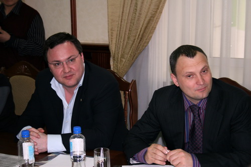 Руководители томского и Красноярского отделения Денис Молотков и Олег Моисеев