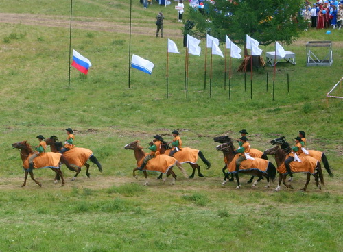 Команды участников кок-бору перед игрой