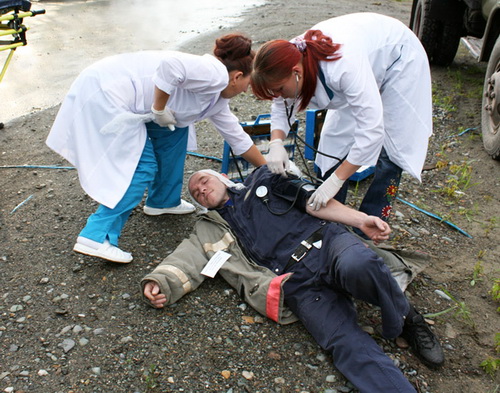 В Горном Алтае прошли учения «Действие подразделений ГИБДД, аварийно-спасательных подразделений, скорой медицинской помощи при возникновении ДТП»