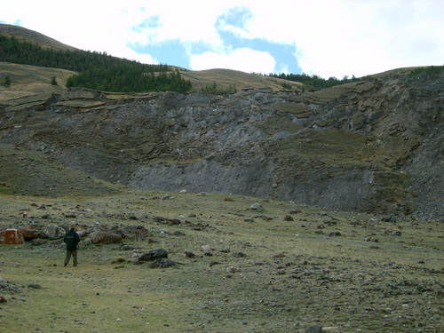 В эпицентре алтайского землетрясения 2003 года