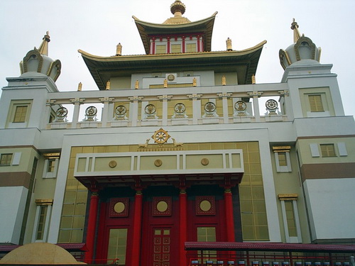 Храм «Золотая обитель Будды Шакьямуни» в Элисте