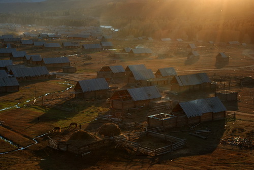 Красивые пейзажи привлекли к деревне большое количество туристов