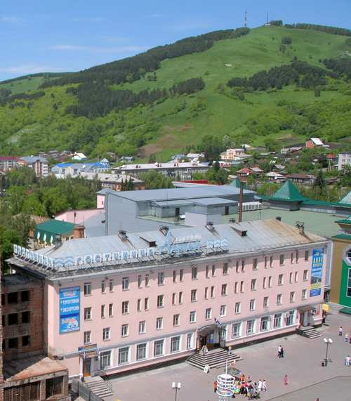 Гостиница «Горный Алтай» расположена в самом центре столицы региона