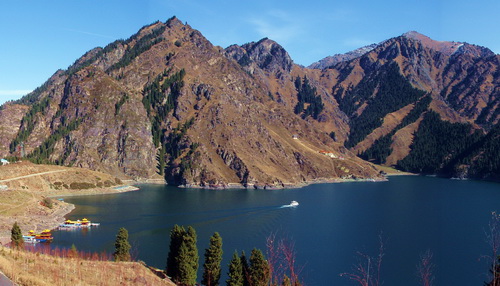Озеро Тяньчи (фото Panoramio.com)