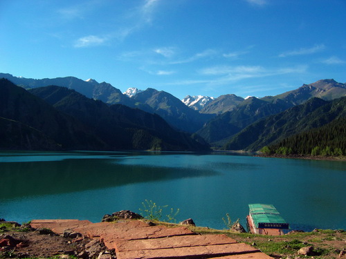 Озеро Тяньчи (фото Panoramio.com)