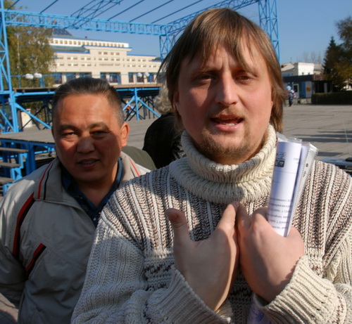 Медийная поддержка владельца «Листка» Сергея Михайлова не помогла Кыныеву (слева) пасть в Общественную палату