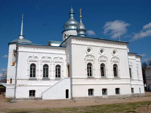 По версии Дементьева, за стенами Спасо-Елеазаровского монастыря творятся черные дела