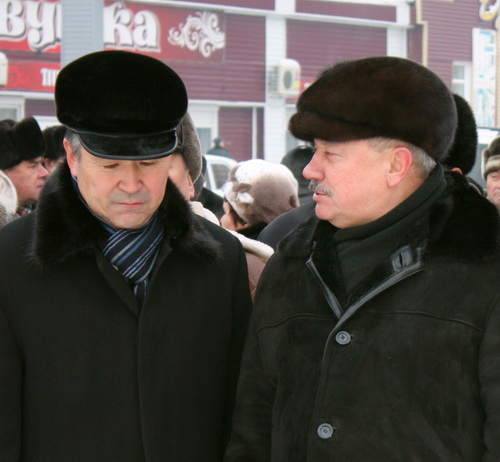 Спикер Госсобрания Иван Белеков и заместитель полномочного представителя президента в Сибири Владимир Псарев Спикер Госсобрания Иван Белеков и заместитель полномочного представителя президента в Сибири Владимир Псарев