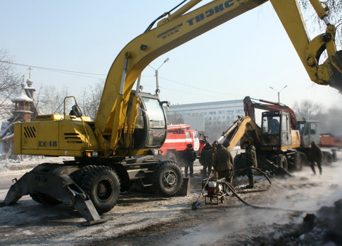 В Горно-Алтайске ликвидируют аварию на водопроводе