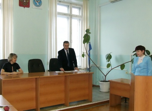 Марина Соколовская (справа) приняла присягу судьи