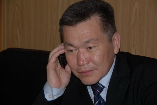 Виктор Яныканов принимает поздравления от единороссов с избранием на пост руководителя аграрного комитета