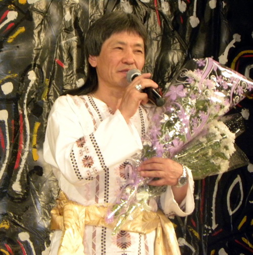 Болот Байрышев на сцене Национального драмтеатра