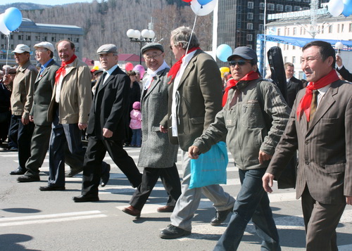 … не менее благодарные поэты, художники и писатели…