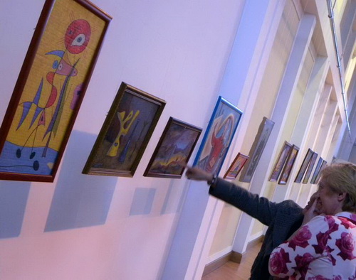Выставка работает в здании Национального драмтеатра