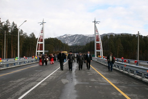 В Республике Алтай сдан в эксплуатацию новый мост через Катунь