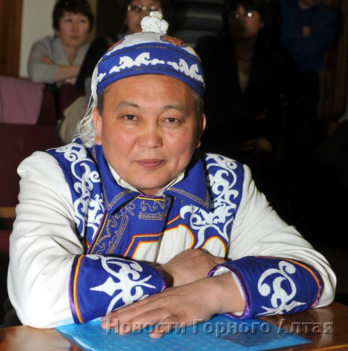Акай Кине («Белый правитель») не стал баллотироваться на пост Эл башчы
