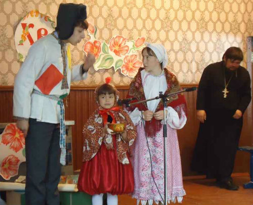Православные показывают заключенным «Курочку Рябу»