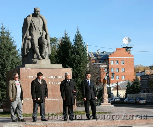 У памятника Григорию Чорос-Гуркину состоялся митинг, посвященный Дню памяти жертв политических репрессий
