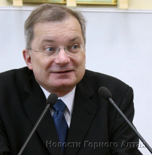 Генеральный консул ФРГ в Новосибирске Найтхарт Хефер-Виссинг