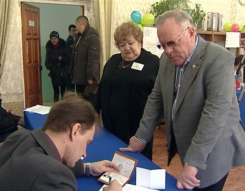 Глава Республики Алтай Александр Бердников проголосовал на выборах президента России