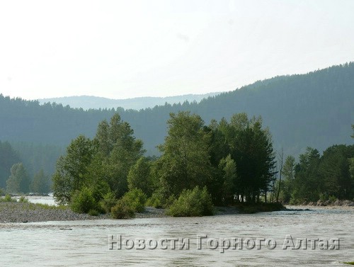 Паводок «запер» на острове кузбасских туристов