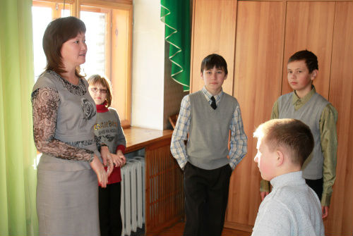 Наталья Манышева провела экскурсию для школьников