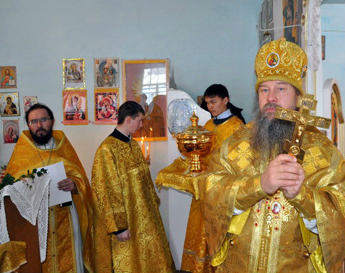 Епископ Максим возглавил богослужение…
