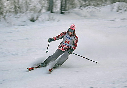 На Комсомолке прошло первенство по горным лыжам