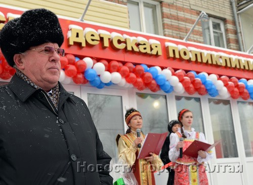 Александр Бердников зачислил новое отделение поликлиники в свой политический актив