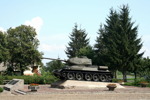 Мемориал советским воинам в городке Киниц. Фото Panoramio.com