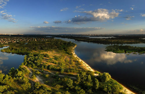 Днепр в районе Вышгорода. Фото Panoramio.com