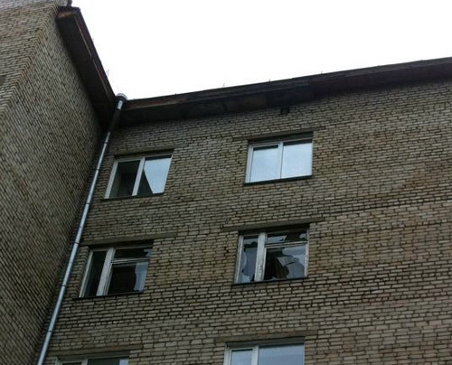 Выбитые градом окна. Фото Елена Кобзева, facebook.com