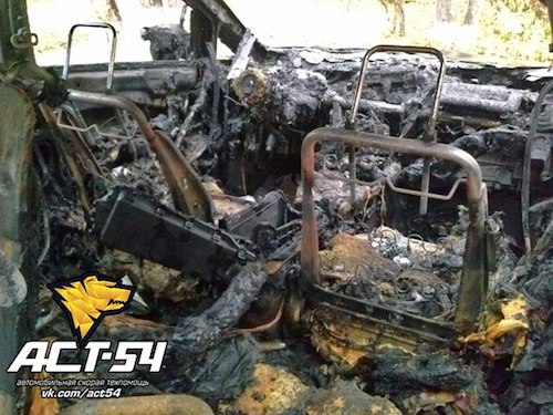 В Новосибирске сгорела машина из Республики Алтай