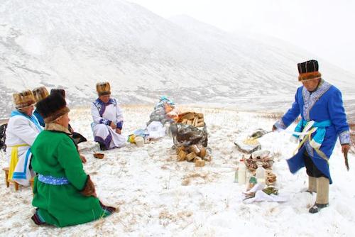 Акай Кине и шаманы провели обряд на плато Укок 