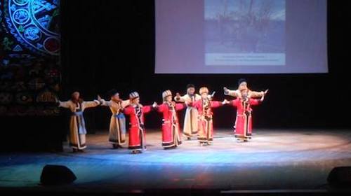 «Алтам» на сцене национального музыкально-драматического театра в Кызыле. Фото Светланы Мунзук