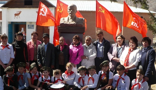В Черном Ануе открыли памятник Ленину