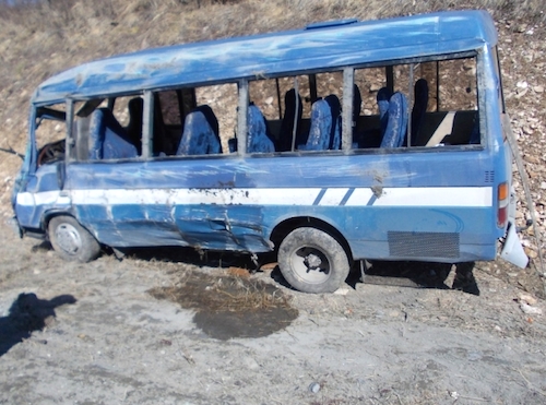 В Усть-Канском районе на перевале опрокинулся автобус с туристами