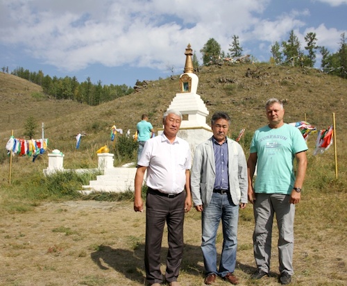 Делегация Эл Курултая посетила буддийские святыни в Туве