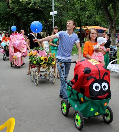 На День города – в детских колясках