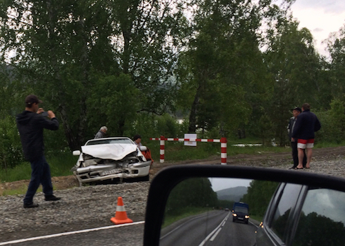 Пьяный водитель «Кадиллака» устроил аварию в Майминском районе