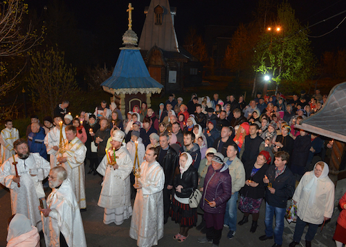 Христос тирилди: В Горно-Алтайске праздную Пасху