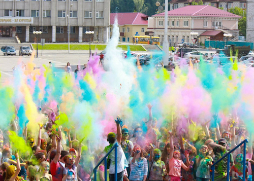 Фестиваль красок прошел в Горно-Алтайске