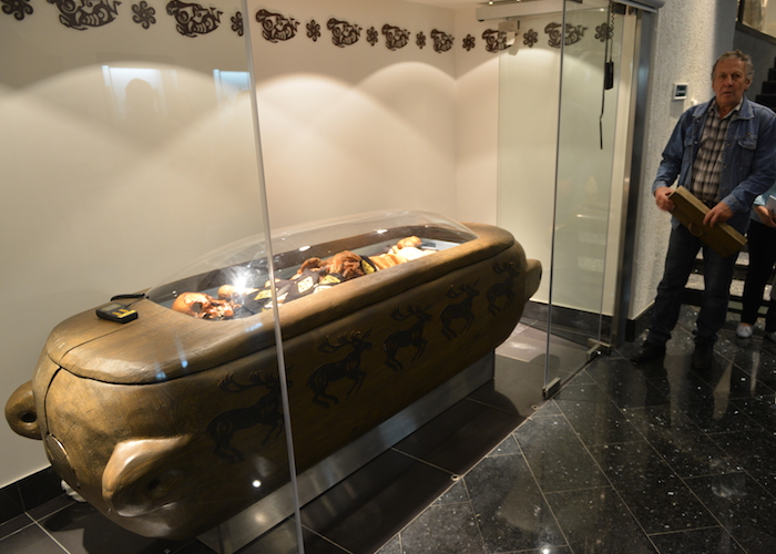 График показа мумии «принцессы Укока» в Национальном музее