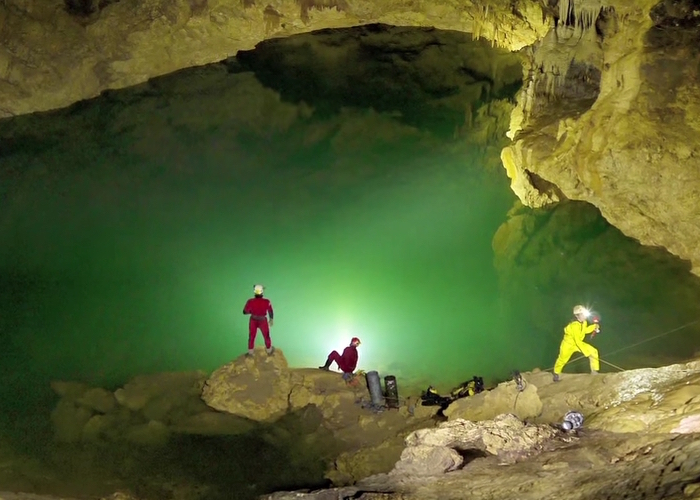 Необычные открытия сделали ученые в крупнейшей пещере Горного Алтая