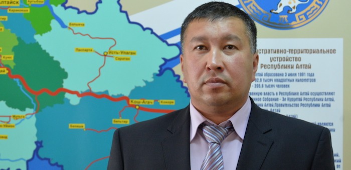Никита Санин единогласно избран спикером улаганского районного совета