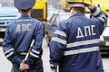 Женщинам за рулем дарили цветы