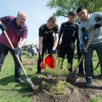 Министр здравоохранения Владимир Пелеганчук и студенты