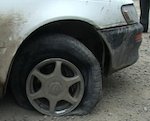Около Белого Ануя мужчина открыл стрельбу по автомобилю